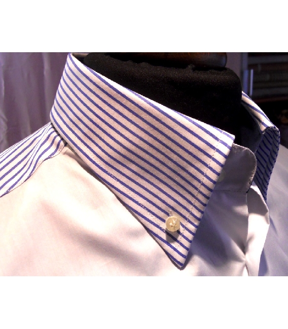 Tailored shirts embroidered by hand Hand-embroidered shirts buy in italy a bespoke shirt online with tailoring embroidery clothing customize in Rome - Classic shirts with beveled pocket italian clothing online