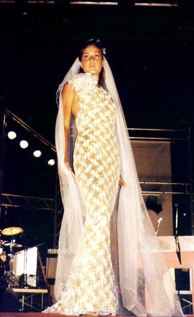 Małżeństwo odzież ślubne Ceremonia ślubna - suknia ceremonie - Suknie sukienka małżeństwo włoskiego krawca. Odzież do szycia krawiectwo na miarę picture-479