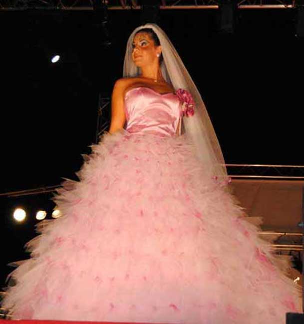 Małżeństwo odzież ślubne Ceremonia ślubna - suknia ślubne - Suknie sukienka małżeństwo włoskiego krawca. Odzież do szycia krawiectwo na miarę