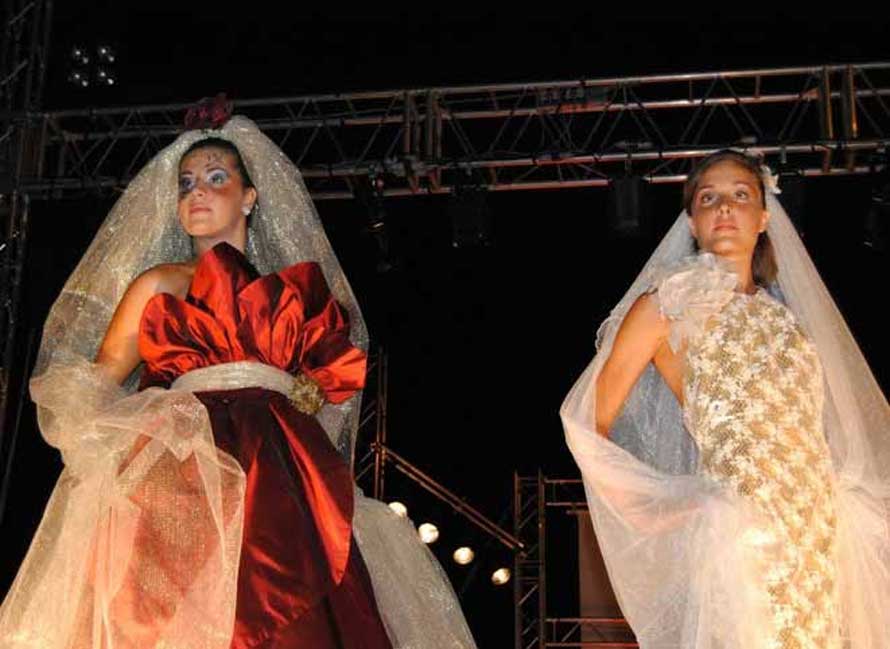 Małżeństwo odzież ślubne Ceremonia ślubna - suknia ceremonie - Suknie sukienka małżeństwo włoskiego krawca. Odzież do szycia krawiectwo na miarę picture-604