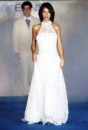 Matrimonio abito da sposa classico velo bianco Elins moda
