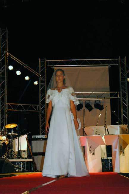 Cerimonie, matrimoni - abito da Sposa design stilista moda a Roma - vestiti matrimonio. Vestito classico bianco abiti su misura cerimonia | Atelier foto-702 
