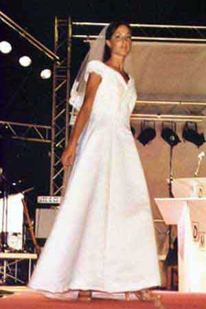 Suknia ślubna sukienka na uroczystość Odzież włoskiego - Suknia mody włoskiego krawca. Odzież do szycia krawiectwo na miarę product