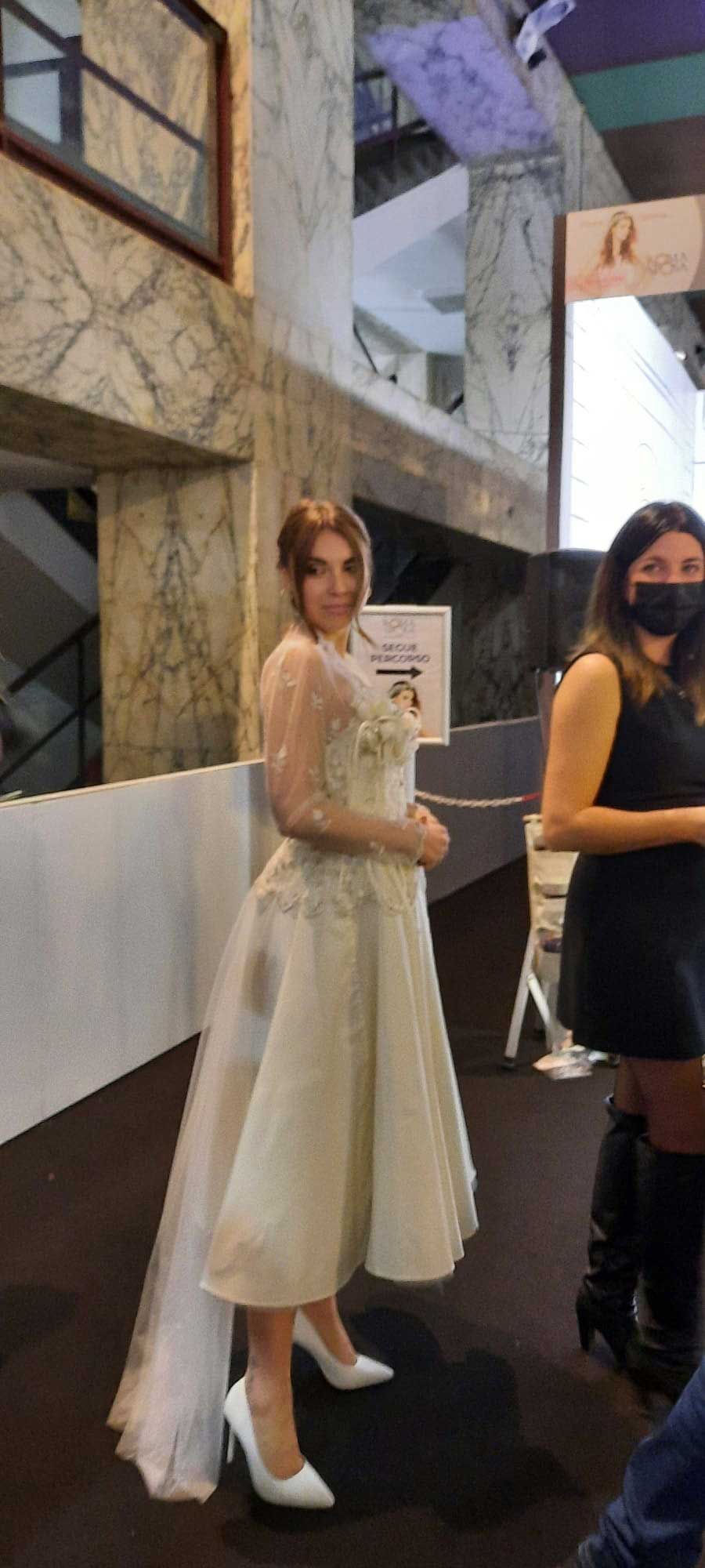 Roma Sposa 2021 - RomaSposa - Fotografie modella con abito da sposa Elins moda al Palazzo dei Congressi all’eur