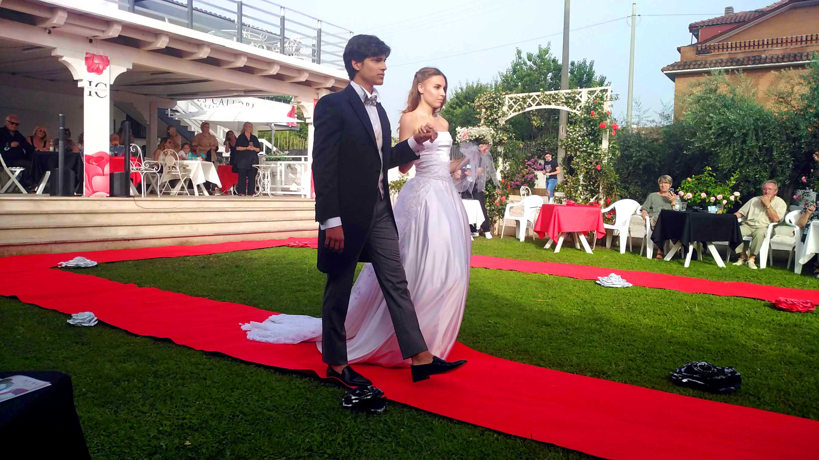 Abiti sposo : Eleonora Giamberduca presenta un abito da matrimonio per uomo. Location villa Aurora - Frascati. Vestiti su misura Elins moda a Roma foto5