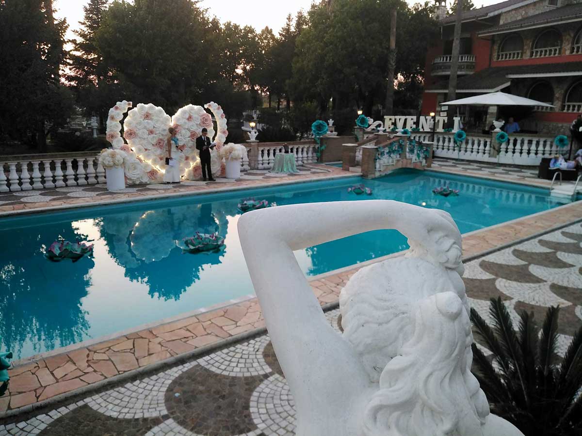 Infiniti Eventi - villa con vista piscina vestiti sartoriali camicia uomo da Cerimonia presso la location di villa Fravili vicino Roma