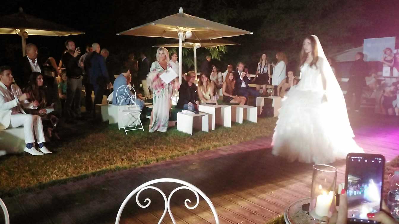 Evento World Top Model Roma sfilata abiti con modelle - location Profumo Spazio Sensoriale - Vestito bianco da matrimonio vestiti da cerimonia donna